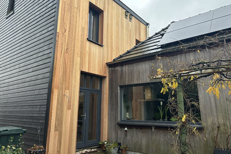 Gevelbekleding in Anzegem met cederhout