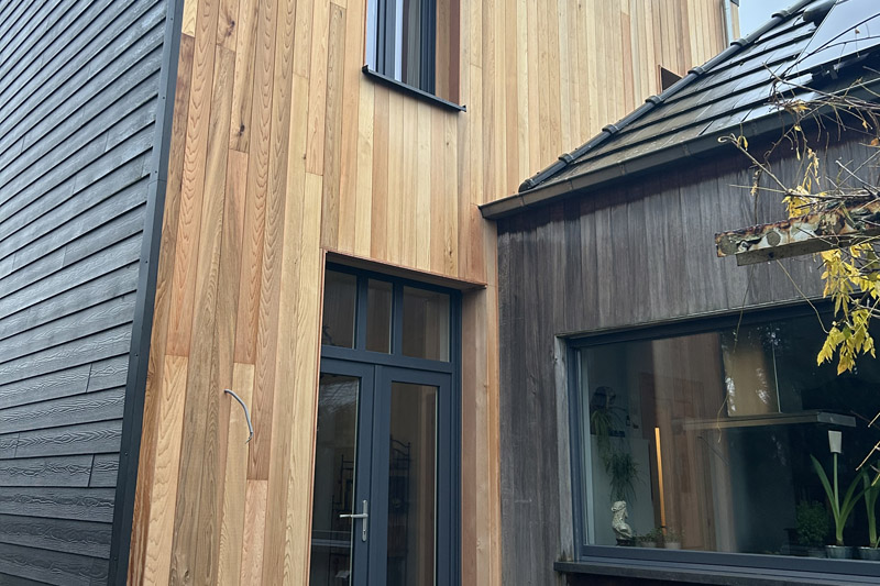 Gevelbekleding in Anzegem met cederhout