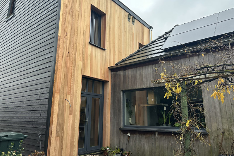 Gevelbekleding in Anzegem met cederhout