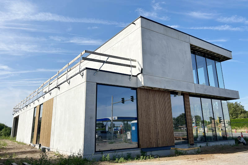 Gevelbekleding voor retailproject te Maldegem