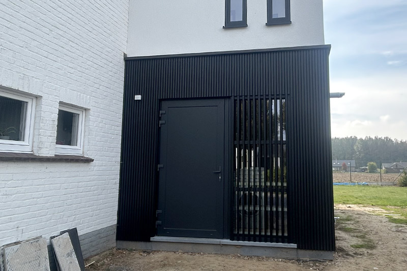 Gevelbekleding en woninguitbreiding in Oudenaarde