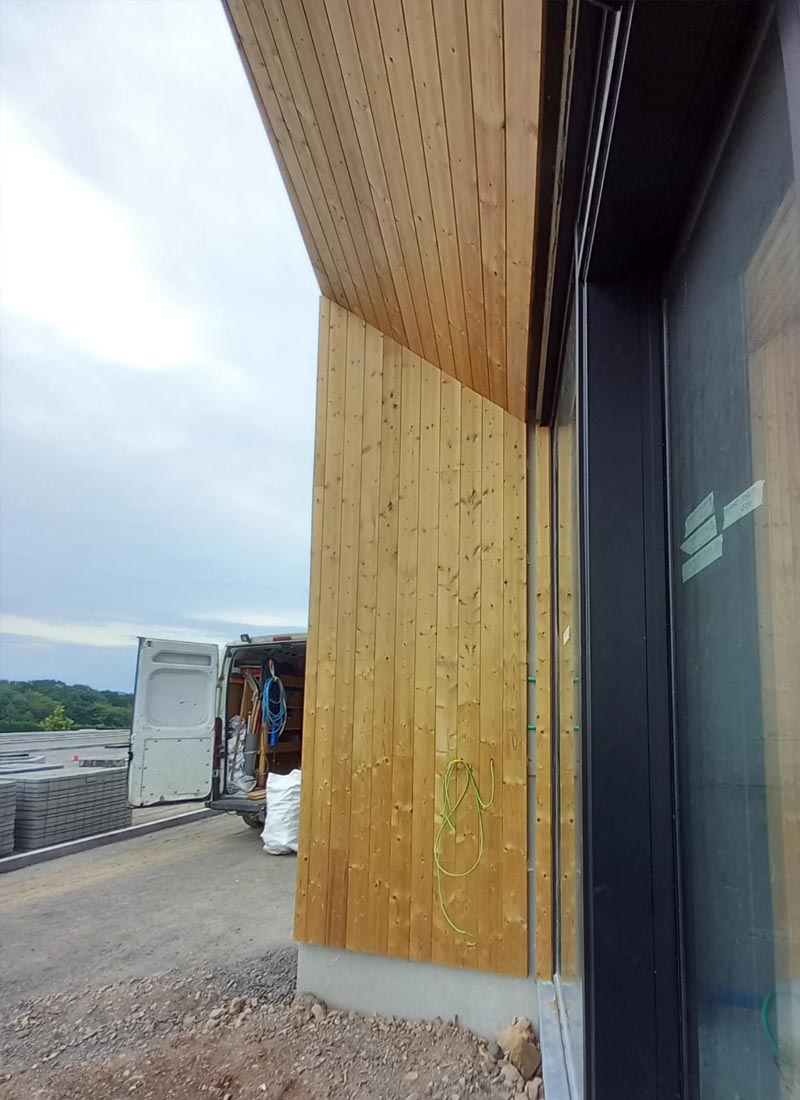 Gevelbekleding voor utiliteitsbouw in Suarlée