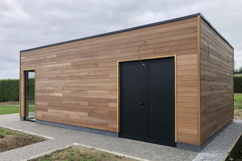 Tuingebouw in Ooike met Iroko gevelbekleding