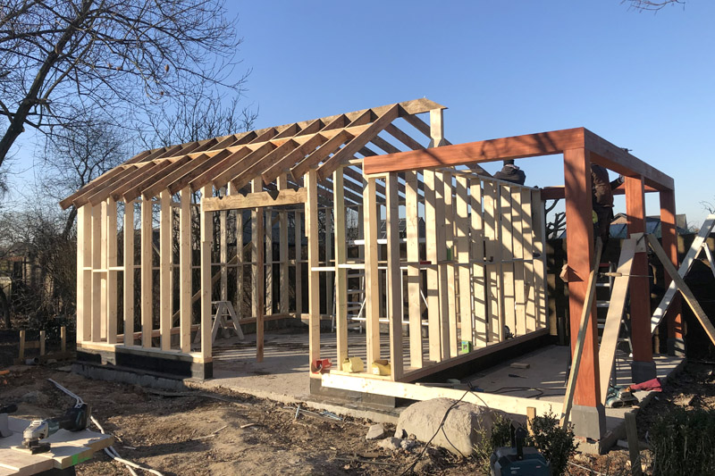 Tuingebouw in Wortegem met padouk gevelafwerking