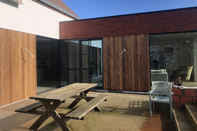 Afrormosia gevelbekleding in Wortegem